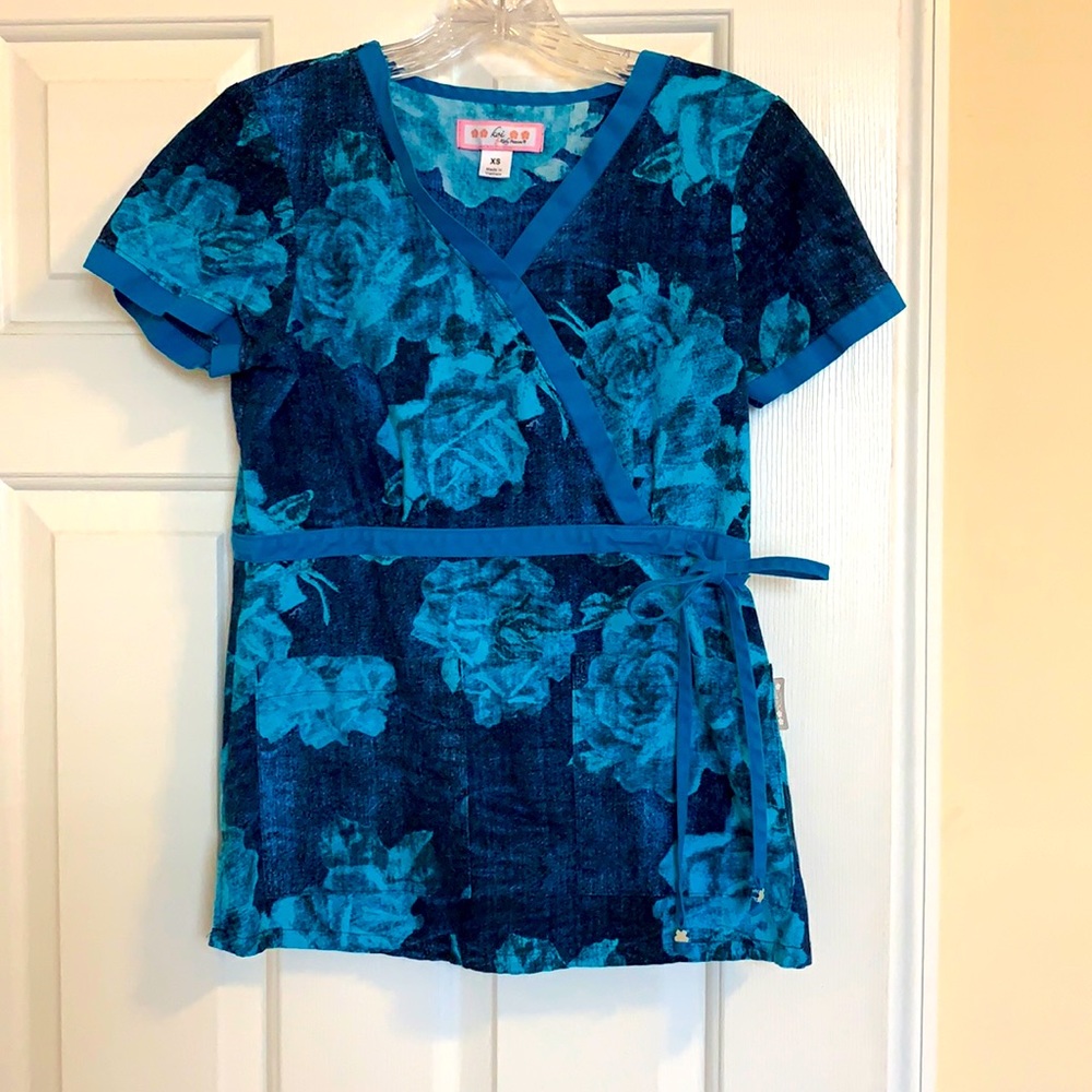 Scrub Top